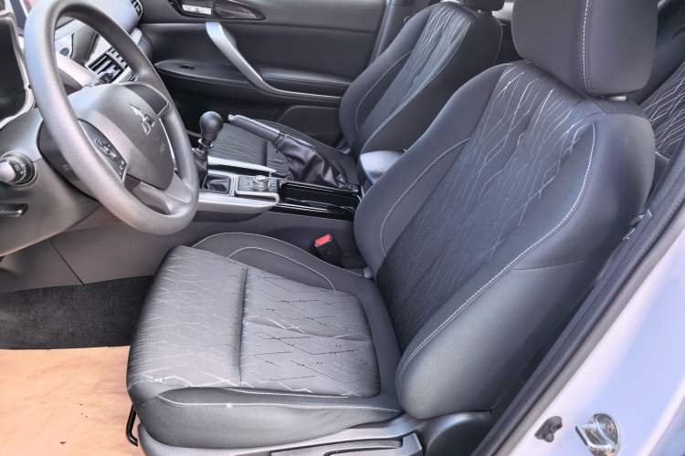Used Mitsubishi Eclipse Cross 2018 1.5T Manual Two-Wheel Drive Youth Edition Left Front Seat