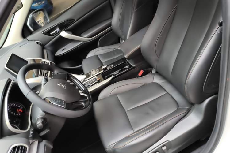Used Mitsubishi Eclipse Cross 2018 1.5T CVT Two-Wheel Drive Dream Edition Left Front Seat