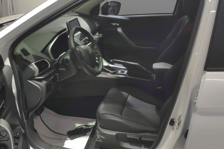 Used Mitsubishi Eclipse Cross 2018 1.5T CVT Two-Wheel Drive Dream Edition Left Front Seat