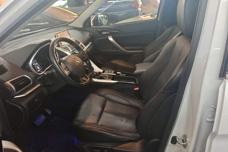 Used Mitsubishi Eclipse Cross 2018 1.5T CVT Two-Wheel Drive Dream Edition Left Front Seat