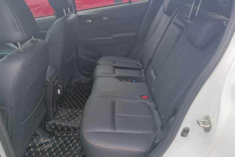 Used Mitsubishi Eclipse Cross 2018 1.5T CVT Two-Wheel Drive Dream Edition Left Rear Seat
