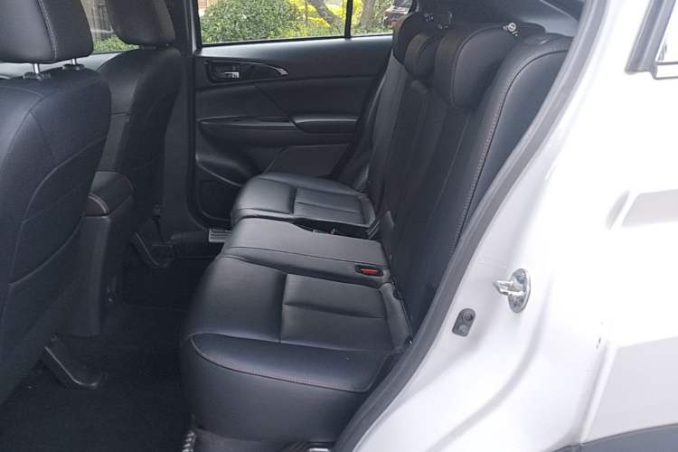 Used Mitsubishi Eclipse Cross 2018 1.5T CVT Two-Wheel Drive Belief Edition Left Rear Seat