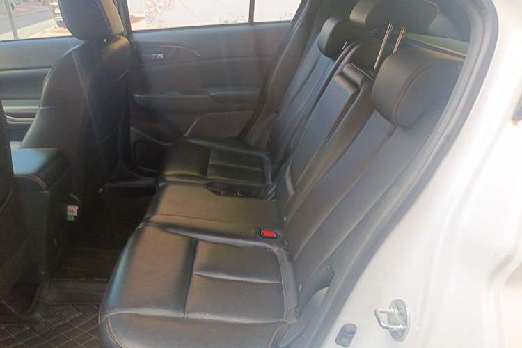 Used Mitsubishi Eclipse Cross 2018 1.5T CVT Two-Wheel Drive Dream Edition Left Rear Seat