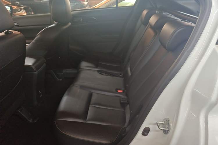 Used Mitsubishi Eclipse Cross 2018 1.5T CVT Two-Wheel Drive Dream Edition Left Rear Seat