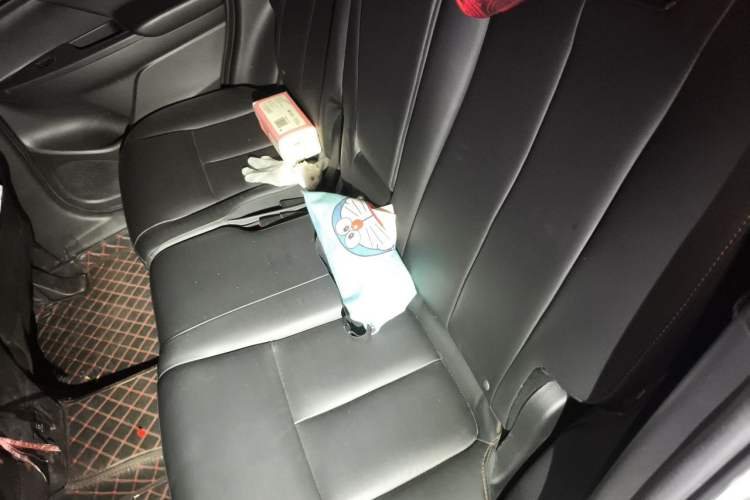 Used Mitsubishi Eclipse Cross 2018 1.5T CVT Two-Wheel Drive Dream Edition Left Rear Seat
