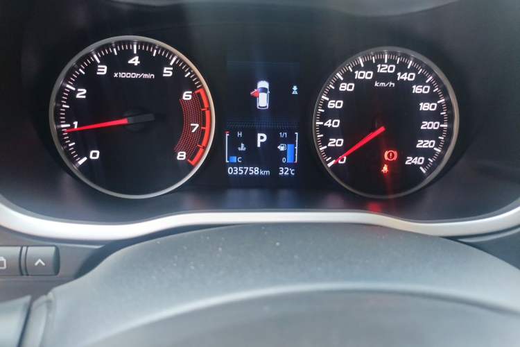 Used Mitsubishi Eclipse Cross 2018 1.5T CVT Two-Wheel Drive Dream Edition Odometer Close Up
