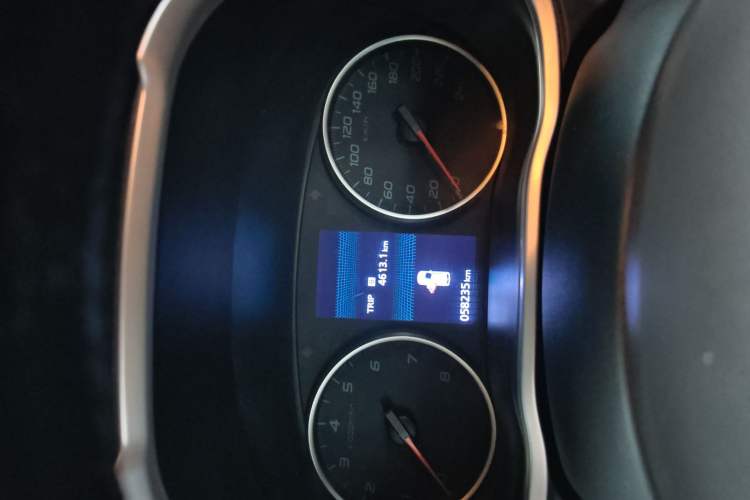 Used Mitsubishi Eclipse Cross 2018 1.5T CVT Two-Wheel Drive Dream Edition Odometer Close Up