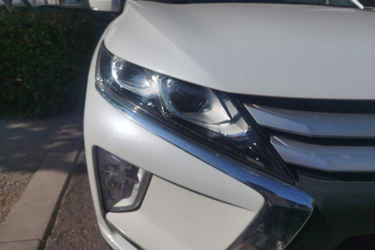 Used Mitsubishi Eclipse Cross 2018 1.5T CVT Two-Wheel Drive Fearless Edition Right Front Headlight