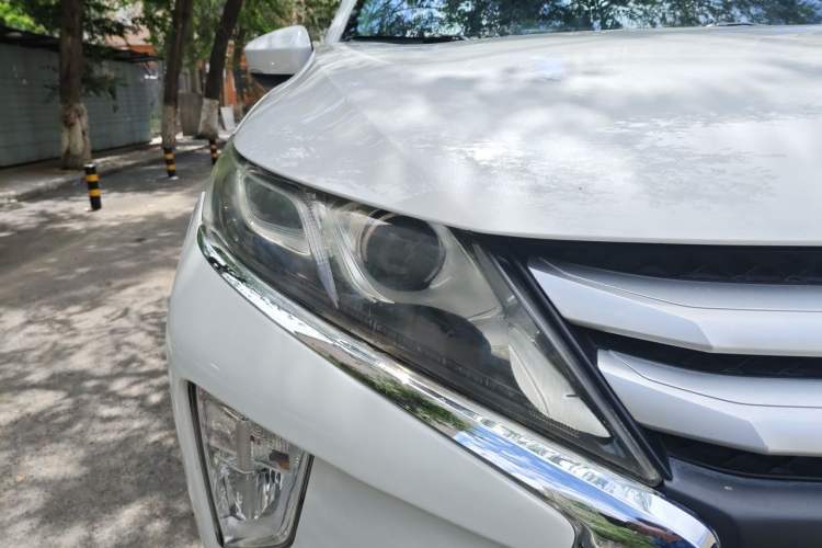 Used Mitsubishi Eclipse Cross 2018 1.5T CVT Two-Wheel Drive Fearless Edition Right Front Headlight