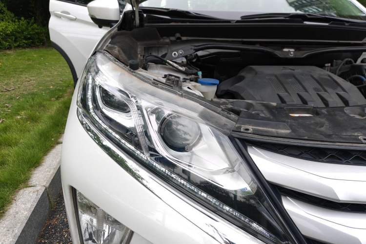Used Mitsubishi Eclipse Cross 2018 1.5T CVT Two-Wheel Drive Fearless Edition Right Front Headlight