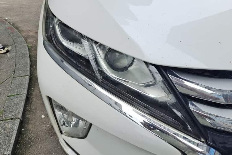 Used Mitsubishi Eclipse Cross 2018 1.5T CVT Two-Wheel Drive Dream Edition Right Front Headlight
