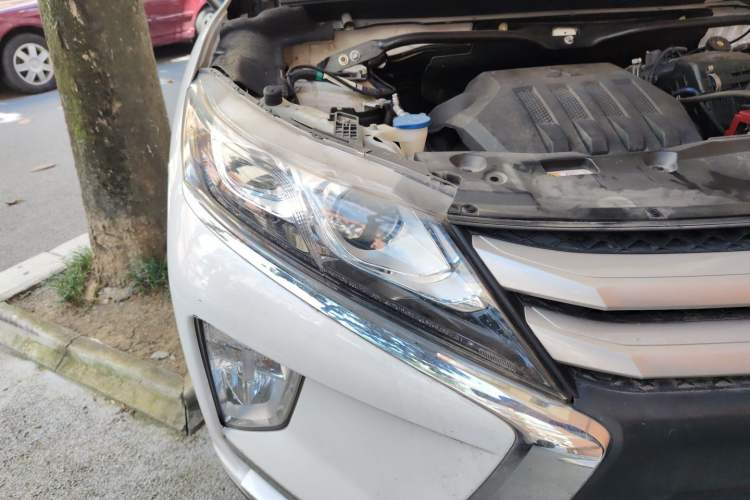 Used Mitsubishi Eclipse Cross 2018 1.5T CVT Two-Wheel Drive Fearless Edition Right Front Headlight