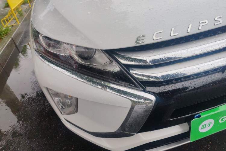 Used Mitsubishi Eclipse Cross 2018 1.5T CVT Two-Wheel Drive Dream Edition Right Front Headlight