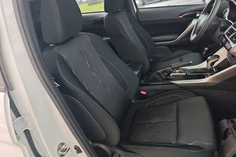Used Mitsubishi Eclipse Cross 2018 1.5T CVT Two-Wheel Drive Fearless Edition Right Front Seat
