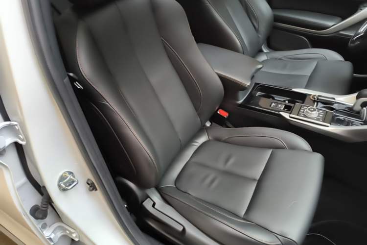 Used Mitsubishi Eclipse Cross 2018 1.5T CVT Two-Wheel Drive Dream Edition Right Front Seat