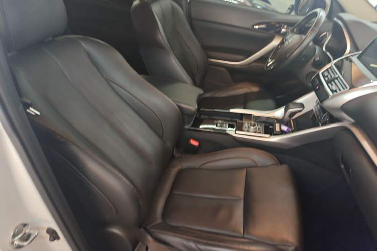 Used Mitsubishi Eclipse Cross 2018 1.5T CVT Two-Wheel Drive Dream Edition Right Front Seat