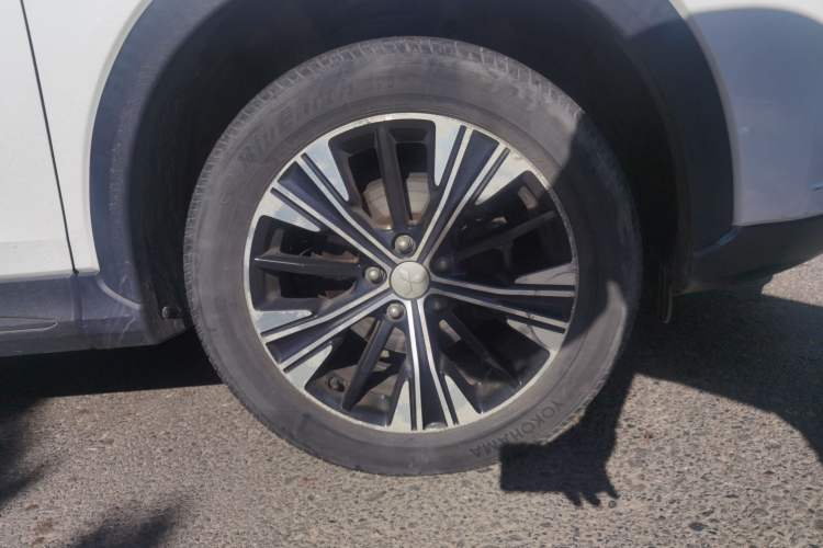 Used Mitsubishi Eclipse Cross 2018 1.5T CVT Two-Wheel Drive Fearless Edition Right Front Wheel Hub