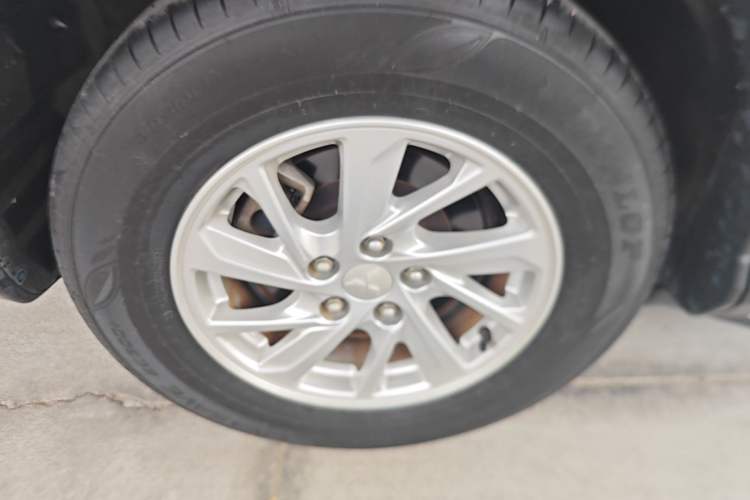Used Mitsubishi Eclipse Cross 2018 1.5T Manual Two-Wheel Drive Youth Edition Right Rear Wheel Hub