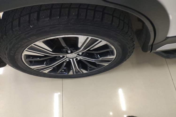 Used Mitsubishi Eclipse Cross 2018 1.5T CVT Two-Wheel Drive Dream Edition Right Rear Wheel Hub