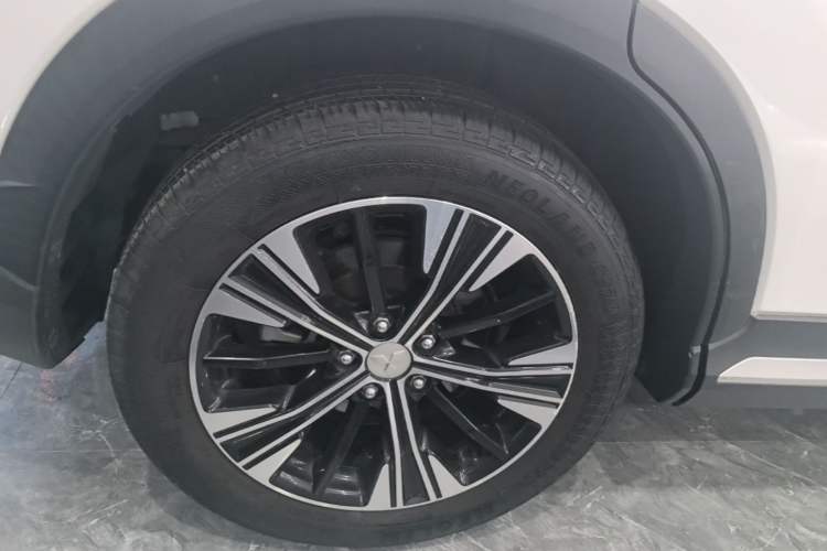 Used Mitsubishi Eclipse Cross 2018 1.5T CVT Two-Wheel Drive Dream Edition Right Rear Wheel Hub