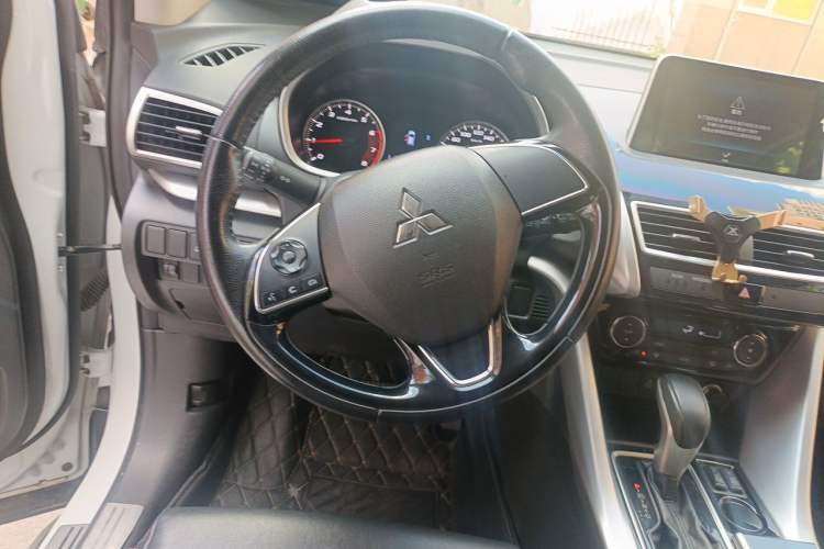 Used Mitsubishi Eclipse Cross 2018 1.5T CVT Two-Wheel Drive Dream Edition Steering Wheel