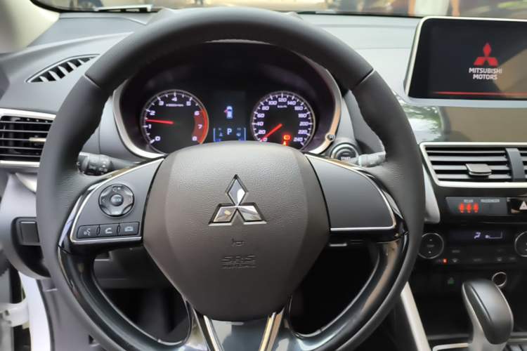 Used Mitsubishi Eclipse Cross 2018 1.5T CVT Two-Wheel Drive Dream Edition Steering Wheel