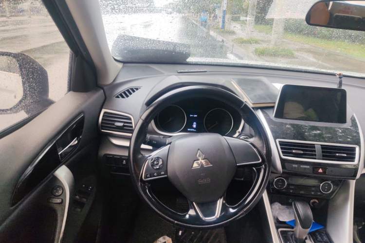 Used Mitsubishi Eclipse Cross 2018 1.5T CVT Two-Wheel Drive Dream Edition Steering Wheel