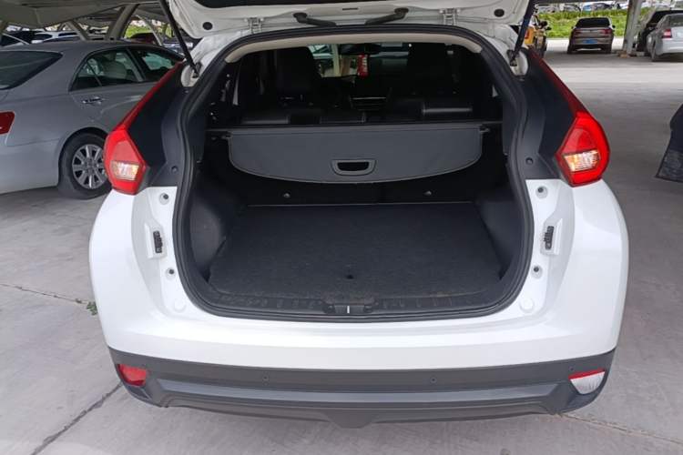 Used Mitsubishi Eclipse Cross 2018 1.5T CVT Two-Wheel Drive Fearless Edition Trunk