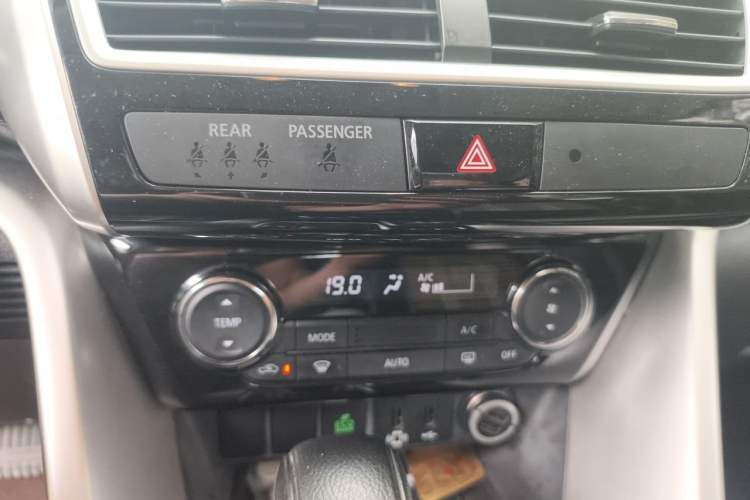 Used Mitsubishi Eclipse Cross 2019 1.5T CVT Two-Wheel Drive Dream Edition China VI Standard Audio And AC Panel