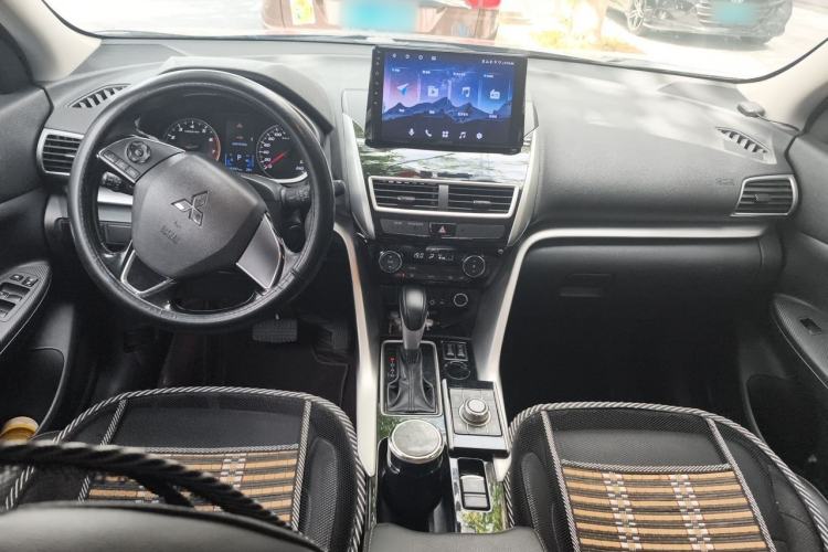 Used Mitsubishi Eclipse Cross 2019 1.5T CVT Two-Wheel Drive Dream Edition China VI Standard Center Console