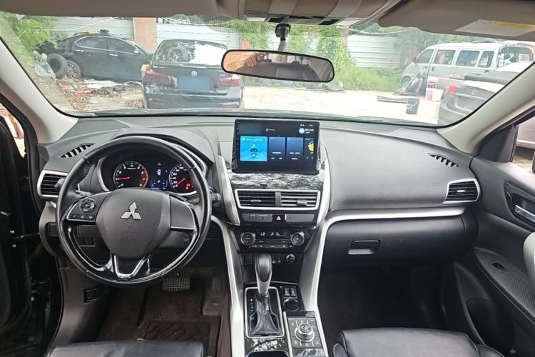 Used Mitsubishi Eclipse Cross 2019 1.5T CVT Two-Wheel Drive Dream Edition China VI Standard Center Console