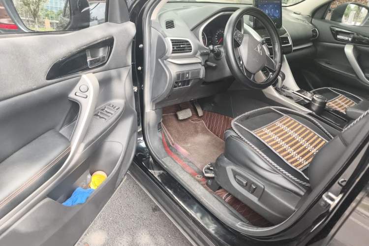 Used Mitsubishi Eclipse Cross 2019 1.5T CVT Two-Wheel Drive Dream Edition China VI Standard Driver Seat