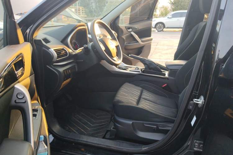 Used Mitsubishi Eclipse Cross 2019 1.5T CVT Two-Wheel Drive Fearless Edition China VI Standard Driver Seat
