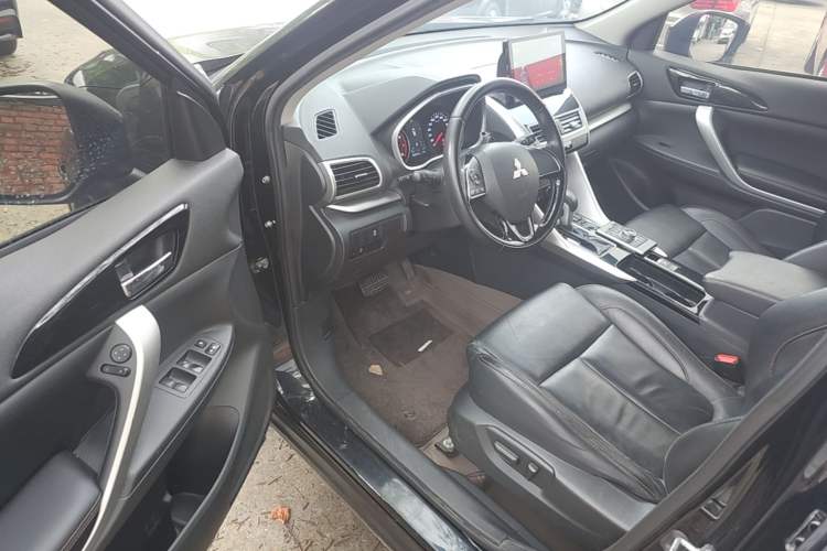 Used Mitsubishi Eclipse Cross 2019 1.5T CVT Two-Wheel Drive Dream Edition China VI Standard Driver Seat