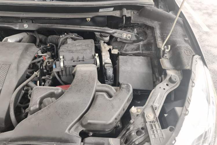 Used Mitsubishi Eclipse Cross 2019 1.5T CVT Two-Wheel Drive Dream Edition China VI Standard Engine Bay Left