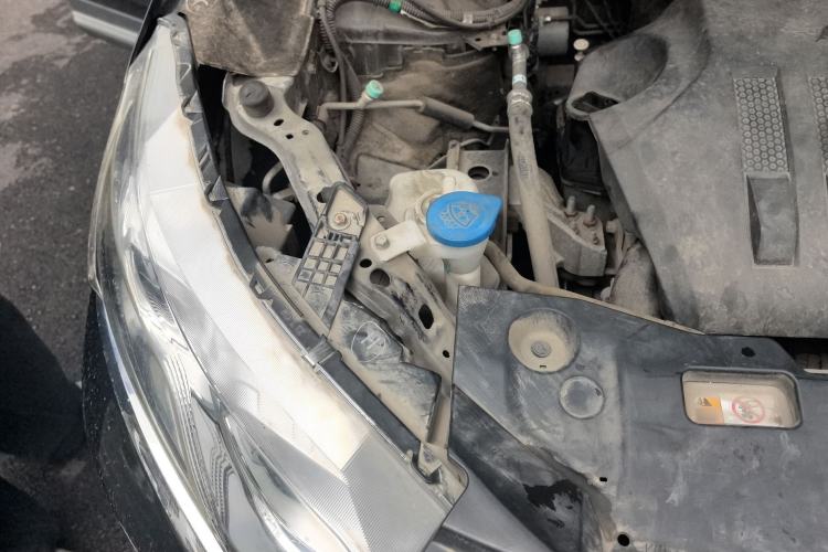 Used Mitsubishi Eclipse Cross 2019 1.5T CVT Two-Wheel Drive Dream Edition China VI Standard Engine Bay Right
