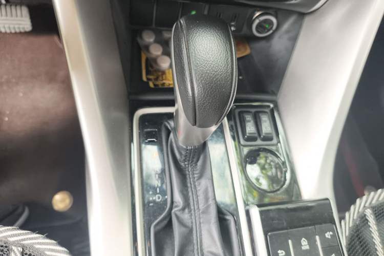 Used Mitsubishi Eclipse Cross 2019 1.5T CVT Two-Wheel Drive Dream Edition China VI Standard Gear Lever