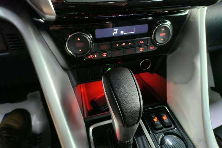 Used Mitsubishi Eclipse Cross 2019 1.5T CVT Two-Wheel Drive Belief Edition China VI Standard Gear Lever