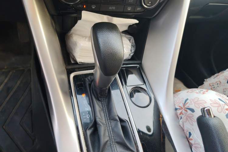 Used Mitsubishi Eclipse Cross 2019 1.5T CVT Two-Wheel Drive Fearless Edition China VI Standard Gear Lever