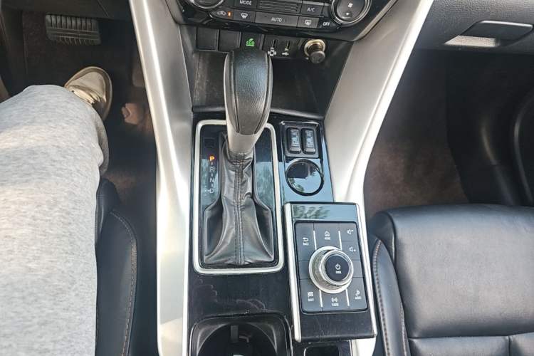 Used Mitsubishi Eclipse Cross 2019 1.5T CVT Two-Wheel Drive Dream Edition China VI Standard Gear Lever