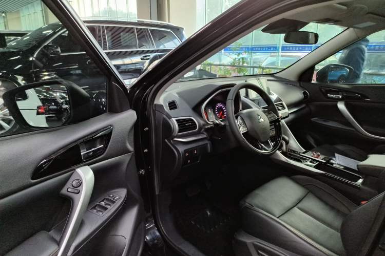 Used Mitsubishi Eclipse Cross 2019 1.5T CVT Two-Wheel Drive Belief Edition China VI Standard Interior 6