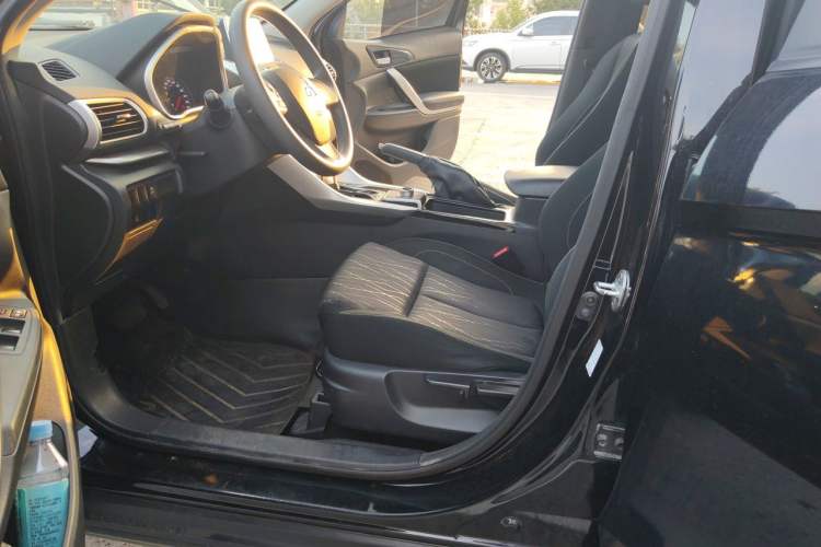 Used Mitsubishi Eclipse Cross 2019 1.5T CVT Two-Wheel Drive Fearless Edition China VI Standard Left Front Seat