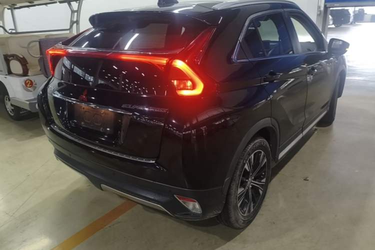 Used Mitsubishi Eclipse Cross 2019 1.5T CVT Two-Wheel Drive Belief Edition China VI Standard Rear Right 45 Deg