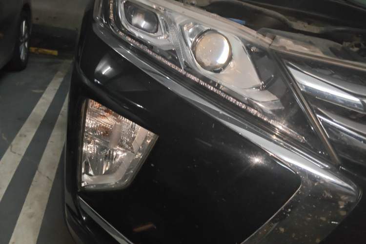 Used Mitsubishi Eclipse Cross 2019 1.5T CVT Two-Wheel Drive Dream Edition China VI Standard Right Front Headlight