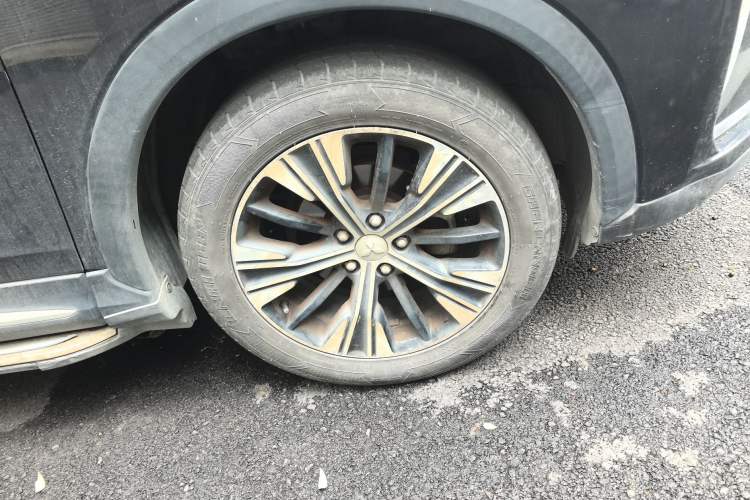 Used Mitsubishi Eclipse Cross 2019 1.5T CVT Two-Wheel Drive Dream Edition China VI Standard Right Front Wheel Hub