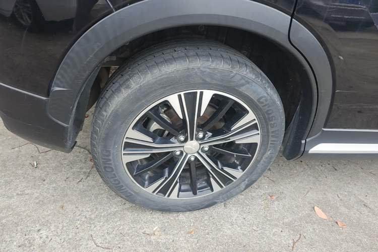 Used Mitsubishi Eclipse Cross 2019 1.5T CVT Two-Wheel Drive Dream Edition China VI Standard Right Rear Wheel Hub