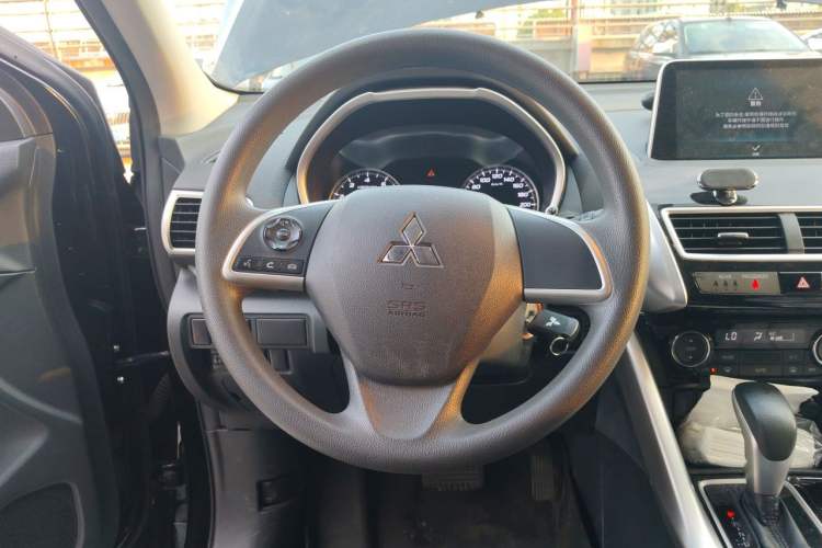 Used Mitsubishi Eclipse Cross 2019 1.5T CVT Two-Wheel Drive Fearless Edition China VI Standard Steering Wheel