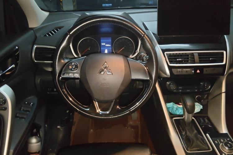 Used Mitsubishi Eclipse Cross 2019 1.5T CVT Two-Wheel Drive Dream Edition China VI Standard Steering Wheel