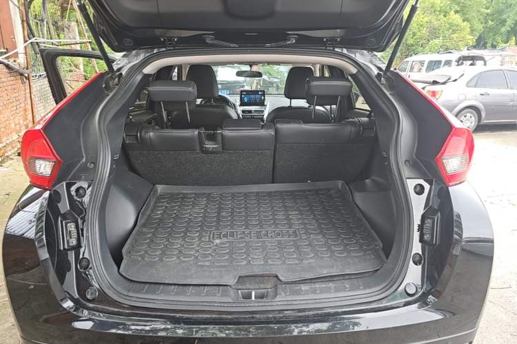 Used Mitsubishi Eclipse Cross 2019 1.5T CVT Two-Wheel Drive Dream Edition China VI Standard Trunk