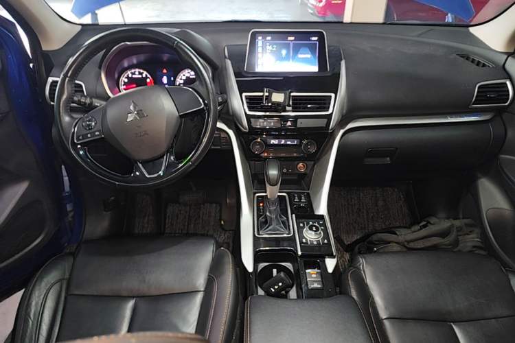 Used Mitsubishi Eclipse Cross 2019 1.5T CVT Two-Wheel Drive Dream Edition China VI Standard Center Console
